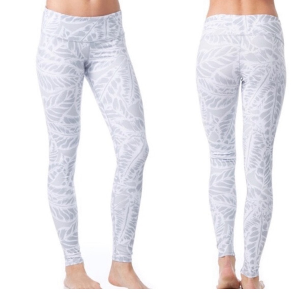 Alo Gray/white high top Cropped Leggings Size Small